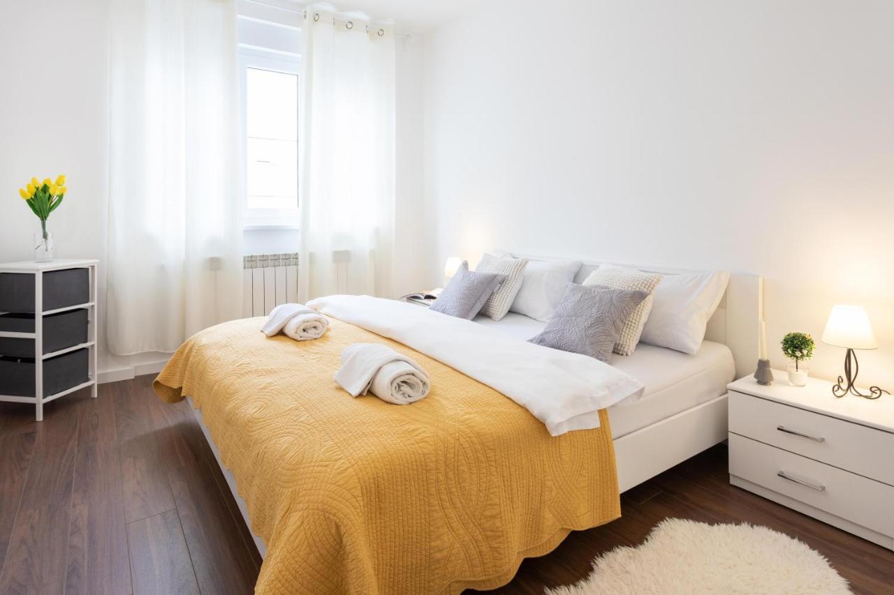 Sunny 2Bdr Apartment With A Balcony Загреб Екстериор снимка