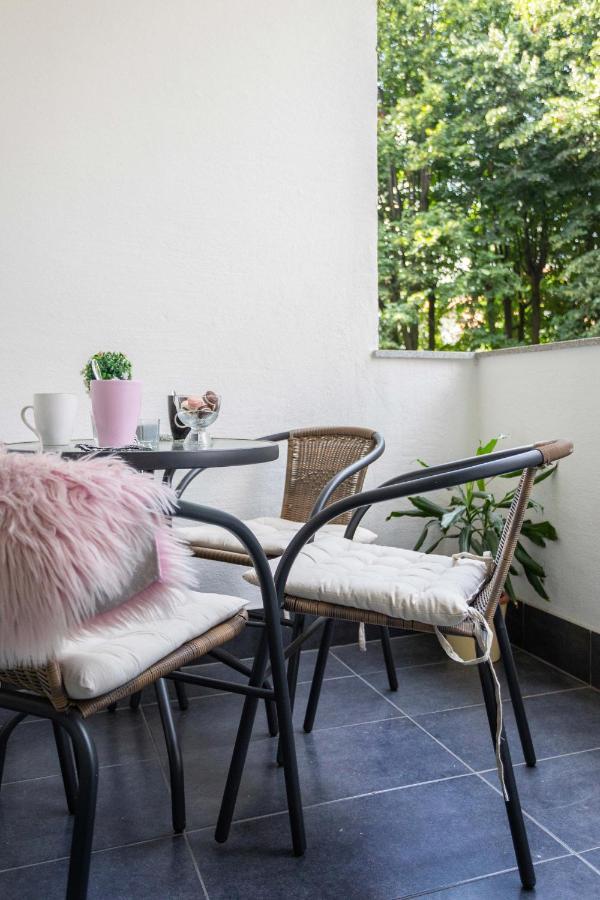 Sunny 2Bdr Apartment With A Balcony Загреб Екстериор снимка